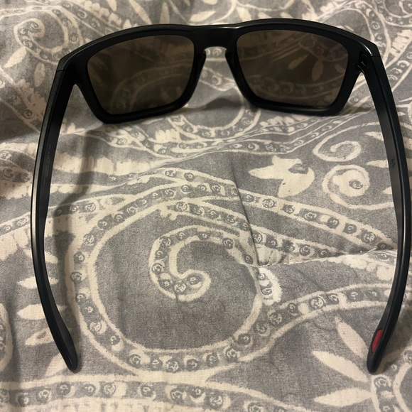 OAKLEY- lightly worn polarized sunglasses - Picture 3 of 7